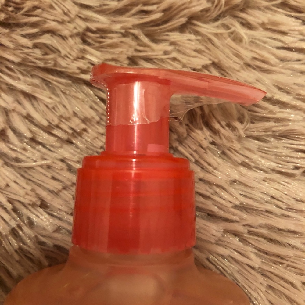 ❌SOLD❌ Bioderma Sensibio Gel Face Cleanser - Picture 2 of 3